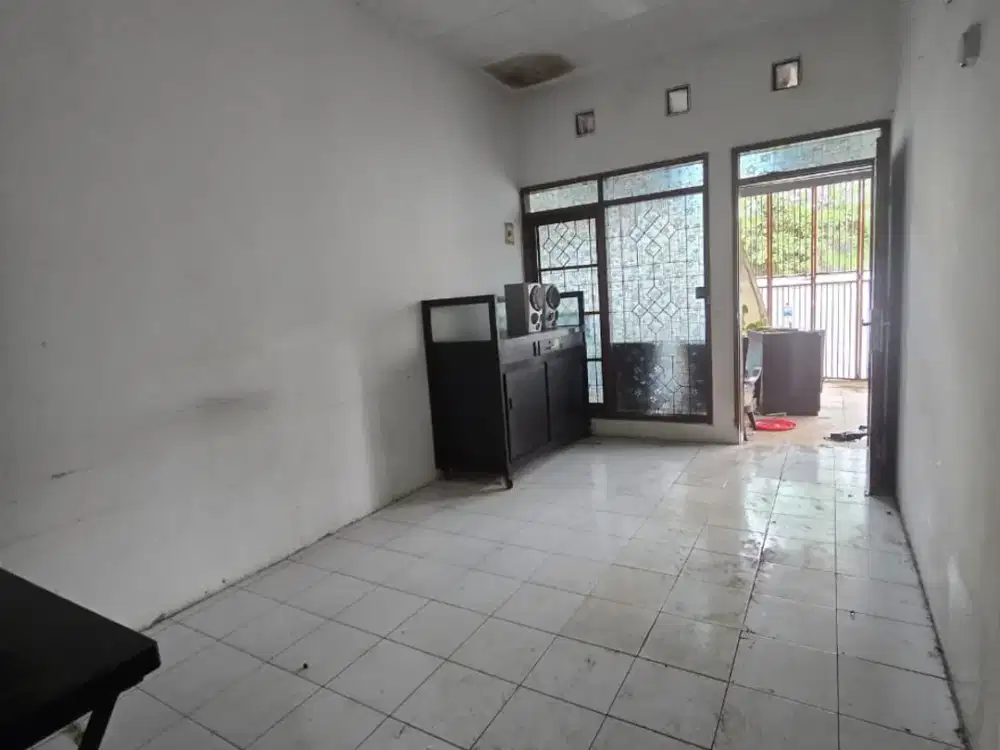 Dijual Cepat dan Murah Rumah Siap Huni Nyaman Terawat Lokasi di Taman Kopo Indah 2 Bandung