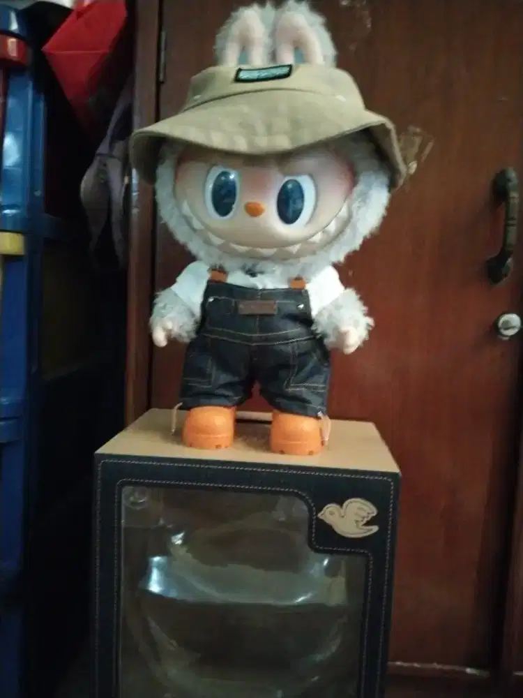 boneka labubu asli