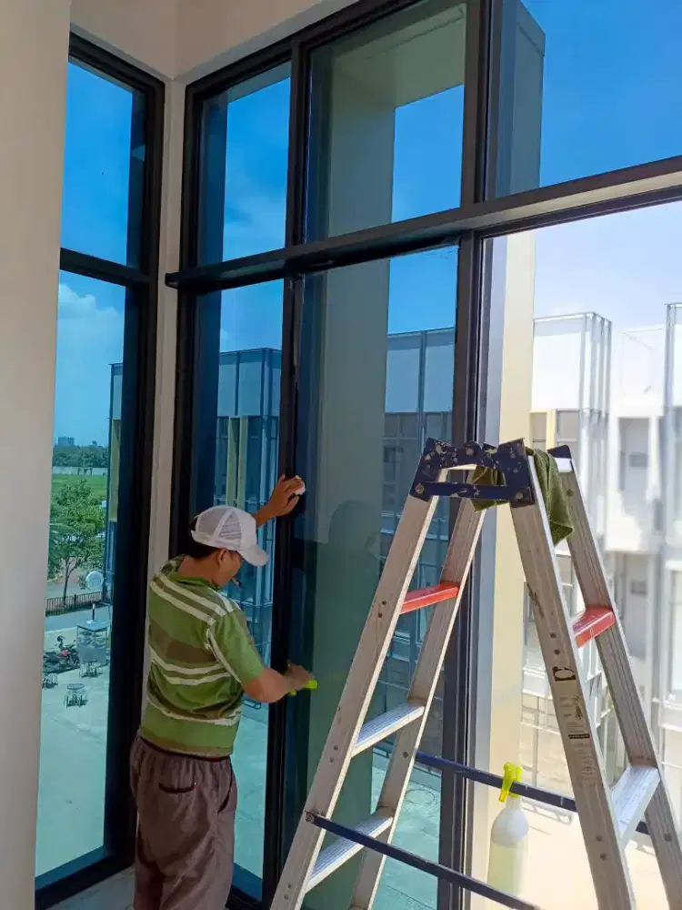Jasa pasang sticker kaca film Rumah