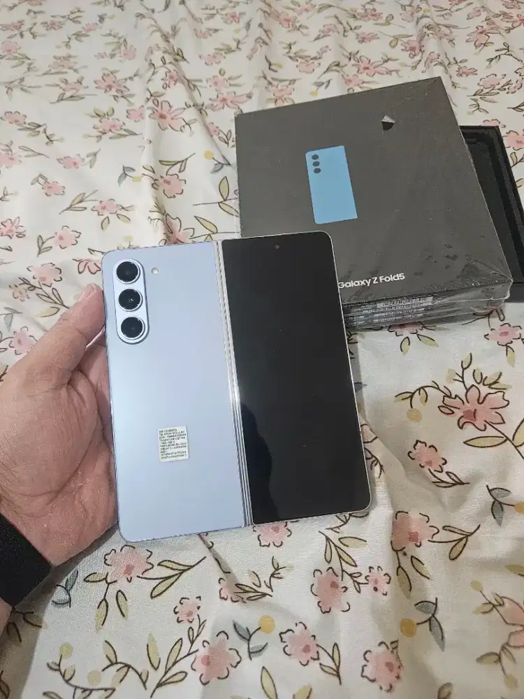 Samsung galaxy fold 5 12/256