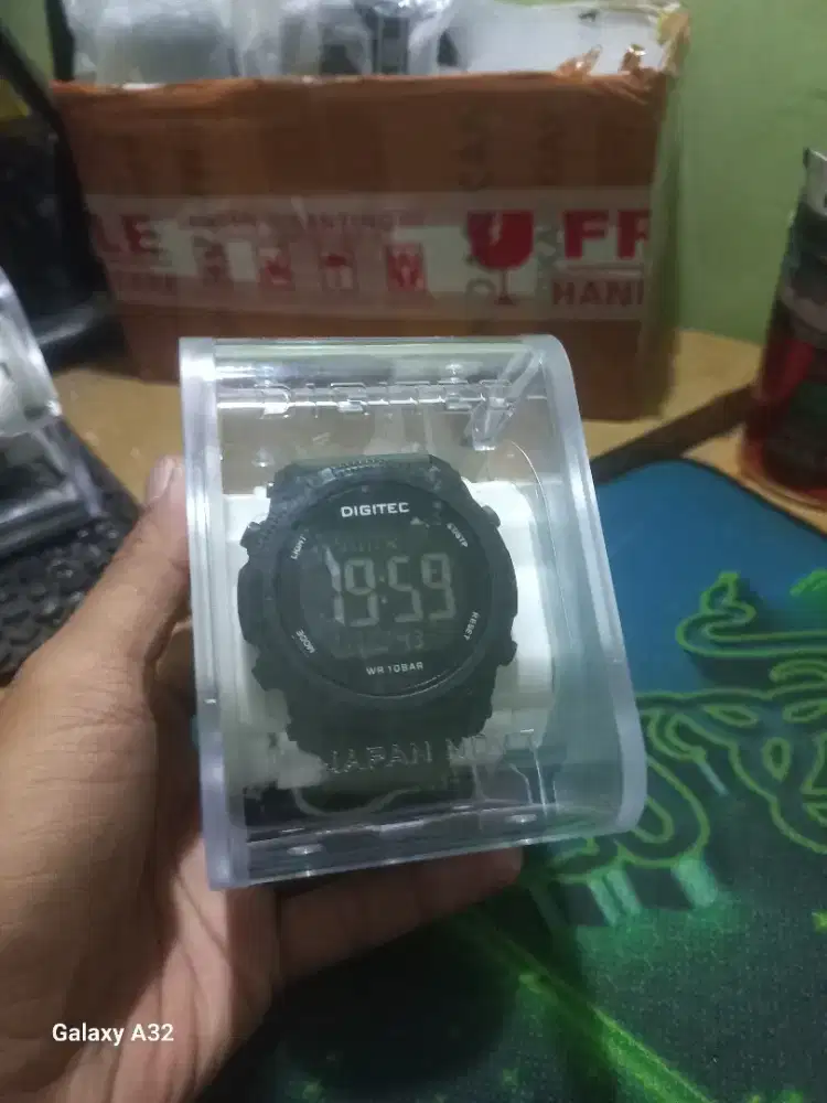 Jam tangan digitec