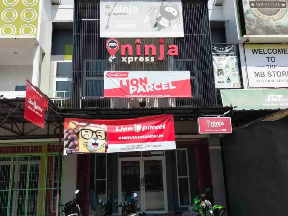 Ruko Terawat Lingkungan Ramai di Bogor