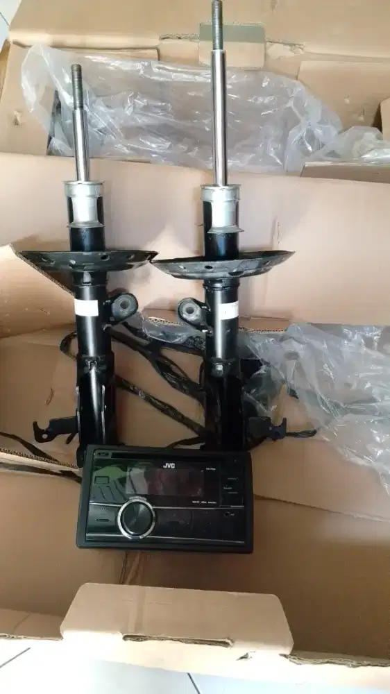 Shockbreker depan Brio + HU ori bawaan Brio + Ducktail Brio RS