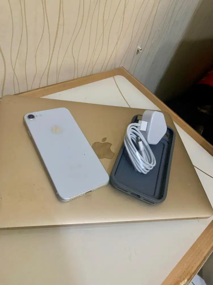 iphone 8 64gb warna putih anti blockir ( all operator ) harga PAS