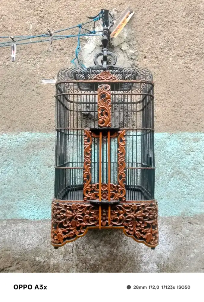 Sangkar ukir kayu