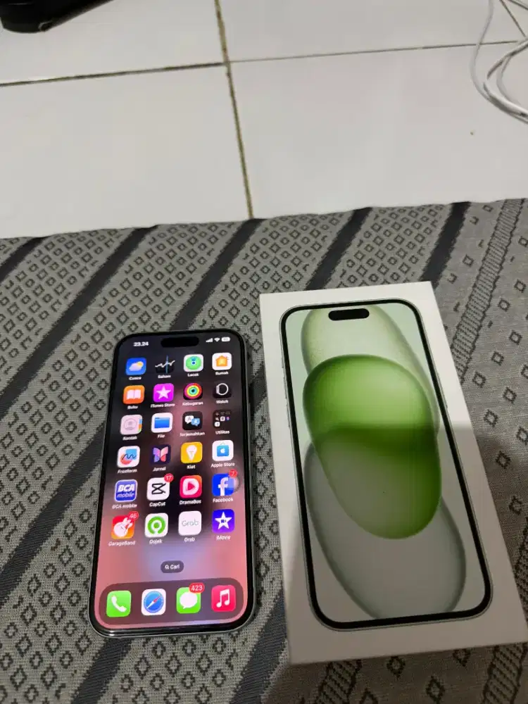 IPHONE 15 green