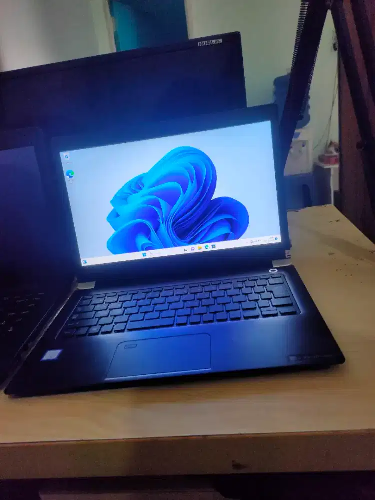 Toshiba dynabook touchscreen core i5 RAM 16GB