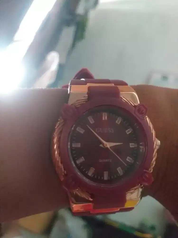 jam tangan Warna merah