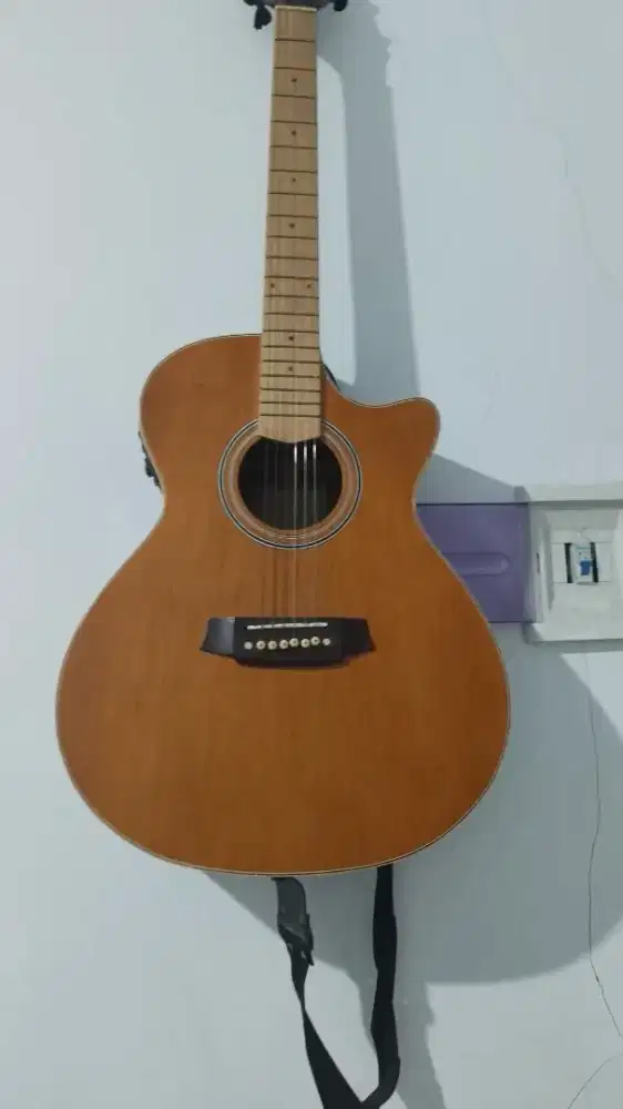 Jual gitar merek crock clok