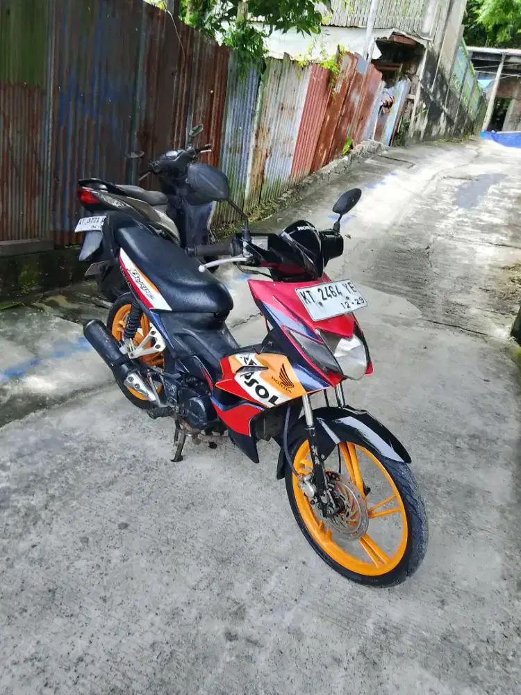 Honda Blade repsol