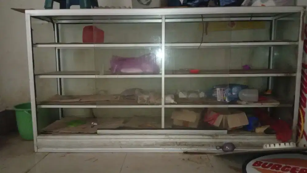 Dijual murah Etalase kaca