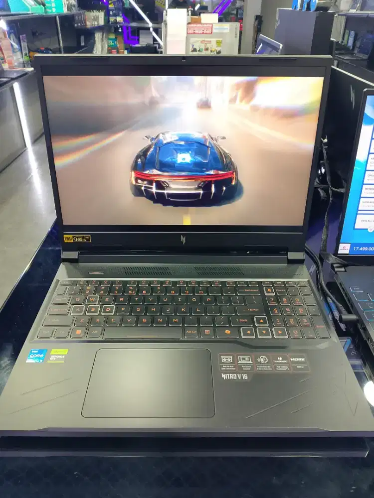 Laptop NITRO V16