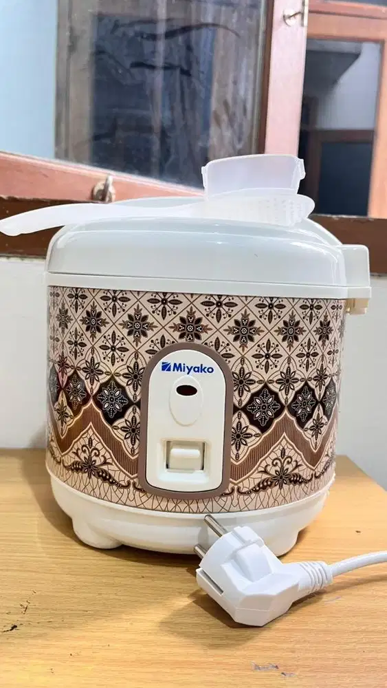 DIJUAL CEPAT Rice cooker masak nasi