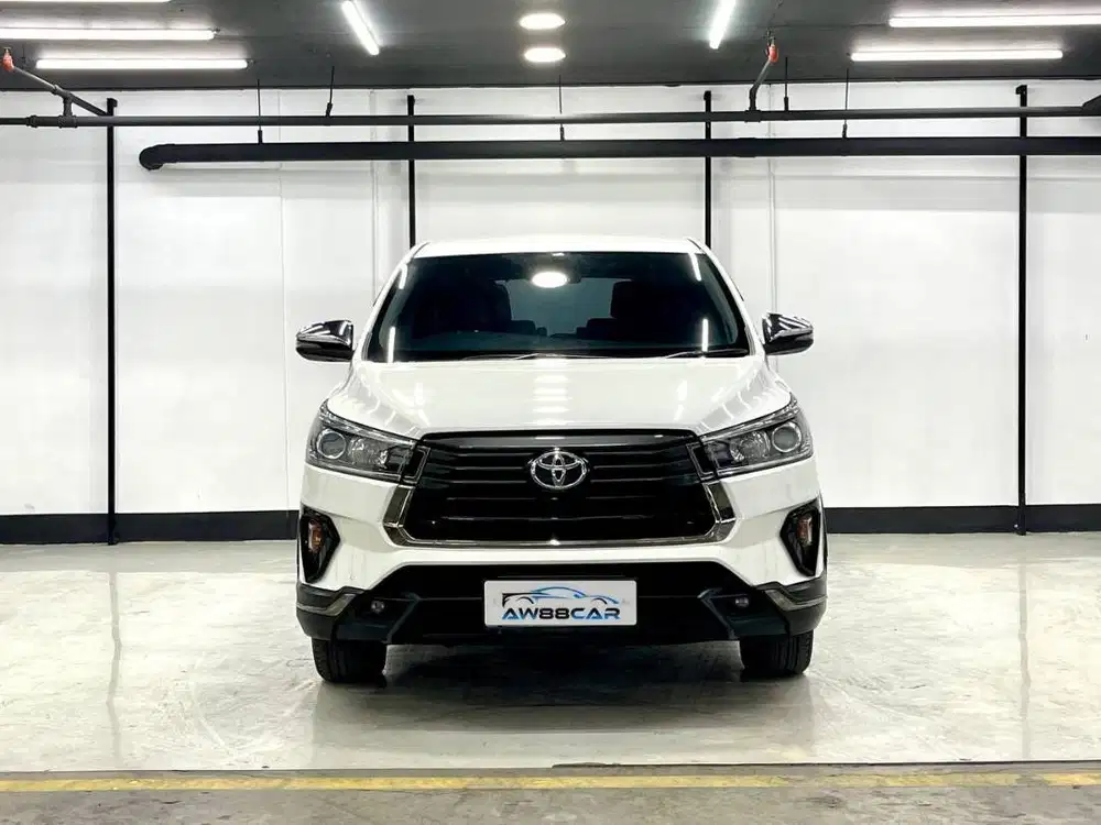 [ Km 60rb ] Toyota Kijang Innova Venturer 2.4 Diesel AT 2021 Putih