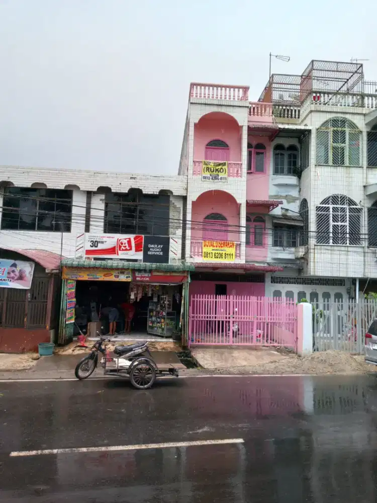 Dijual, Ruko Siap Huni 3 1/2 lt SHM. Harga Nego