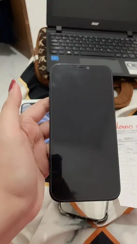 Jual cepat notbook acer like new dan iphone 12 like new