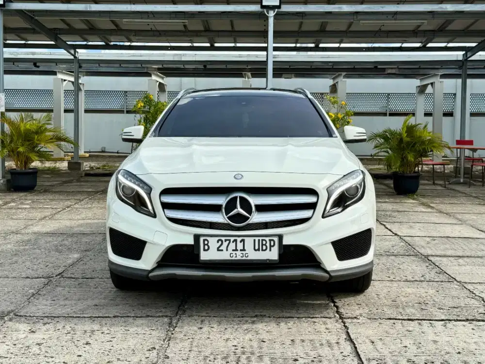 (Km 33rb)Mercy GLA 200 AMG sport. Tahun 2016. Putih. Perfect cond