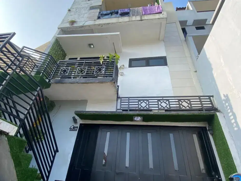 Murah Banget Rumah bagus 2 lantai SHM di Komplek Cigadung Greenland