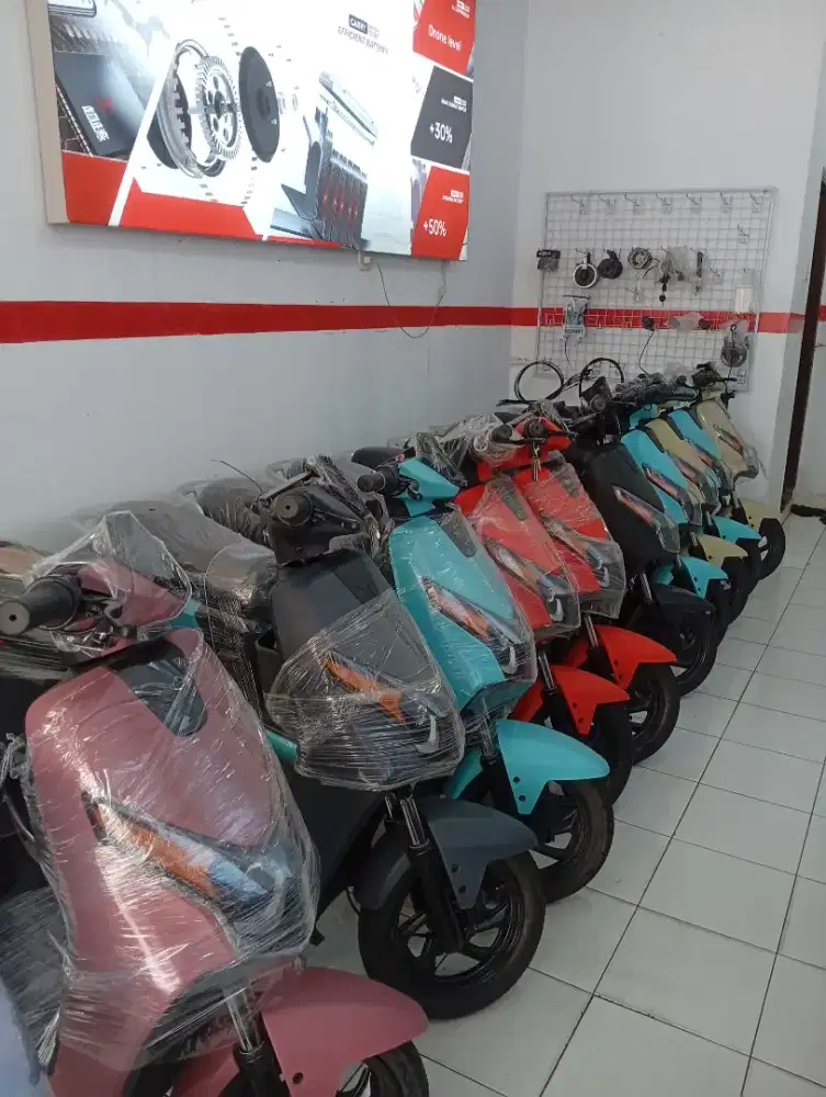 SEPEDA LISTRIK UWINFLY PAMULANG