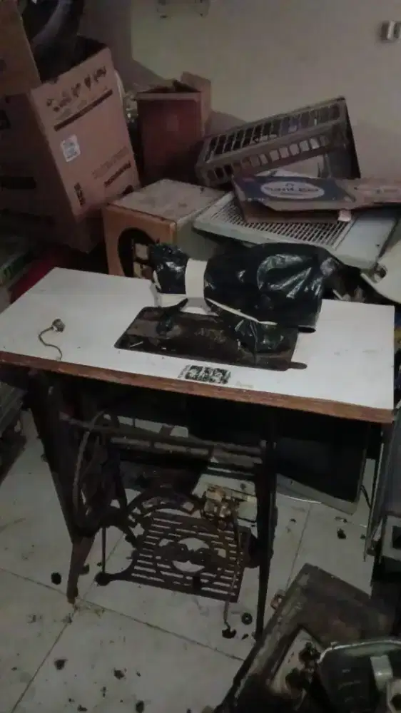 MESIN JAHIT MANUAL BEKAS PEMAKAIAN