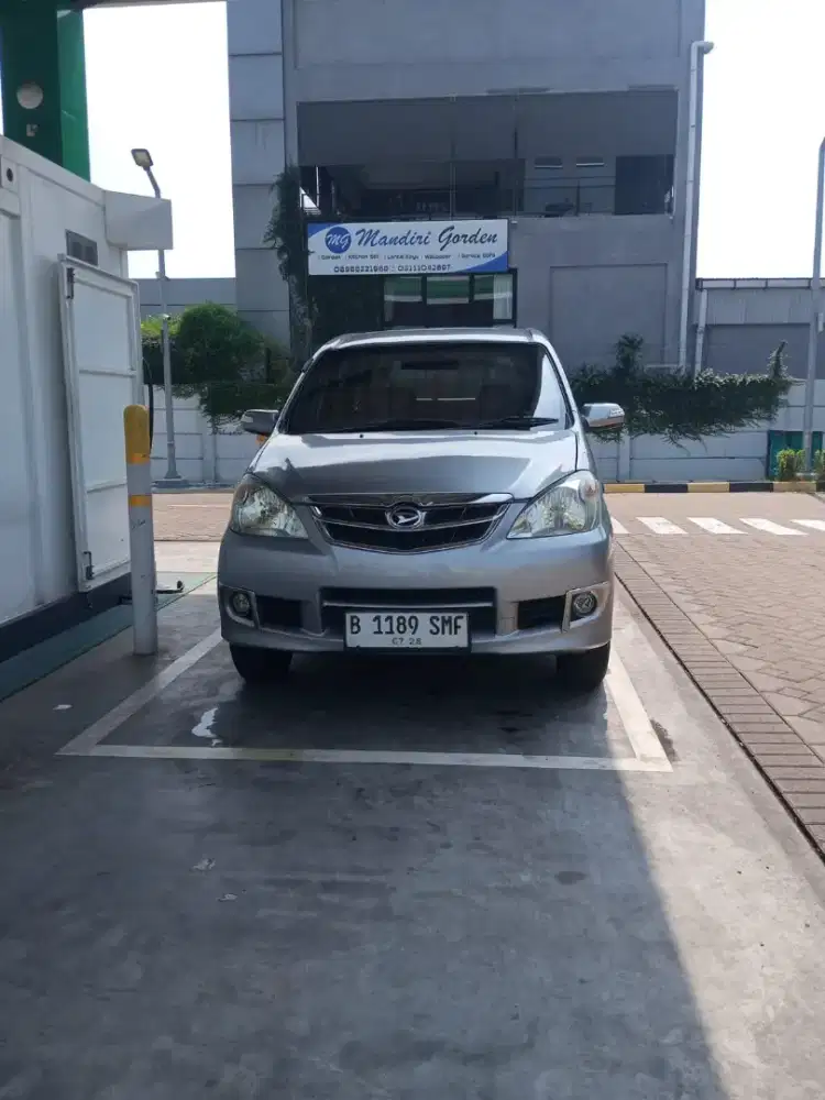 Dijual cepat Daihatsu Xenia 1.3 Matic 2010