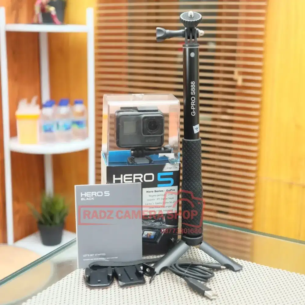 GoPro HERO5 Black  – 4K Video, Waterproof, Kelengkapan Komplit!