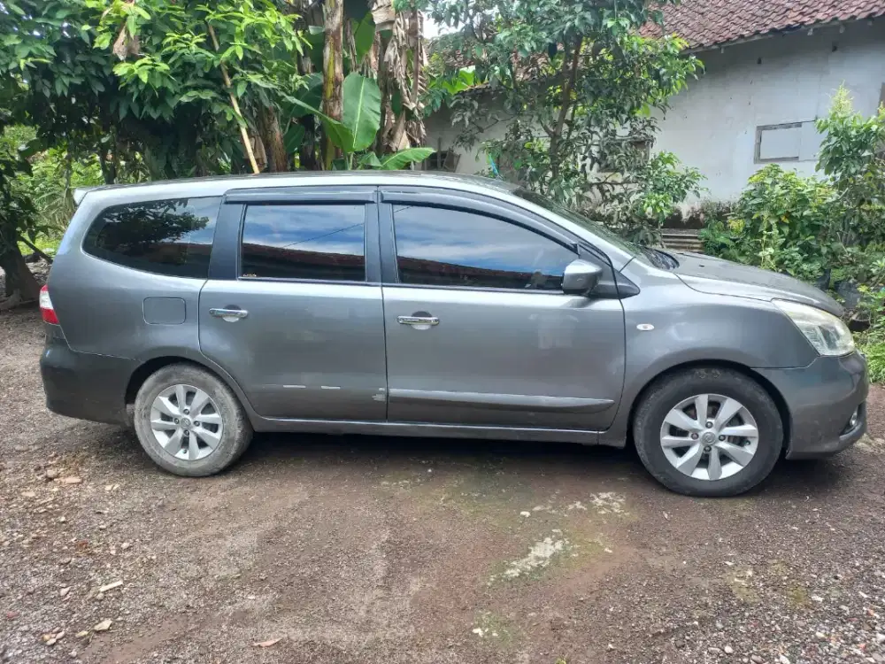 Grand Livina SV 2013