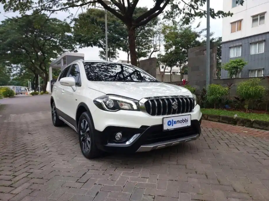 LOW DP Suzuki SX4 1.5 S-Cross Bensin-AT 2018 8SJ