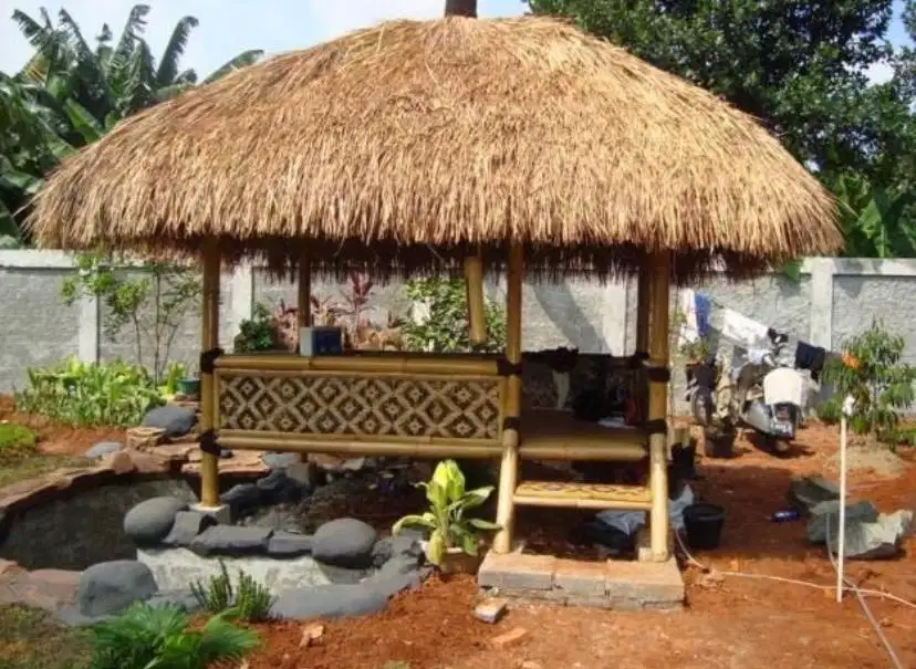SAUNG GAZEBO DAN KERAJINAN BAMBU LAINNYA