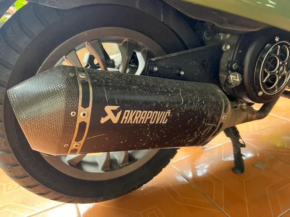 Knalpot Akrapovic Vespa IGET Original