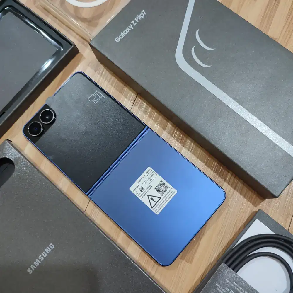 Samsung Galaxy Z Flip 7 12/512 SEIN Fullset