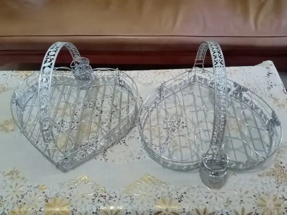 Dijual dua rak tempat air minum