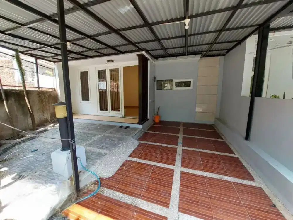 Turun Harga ! Rumah Minimalis di Dalam Komplek Perumahan Cigadung Siap Huni !
