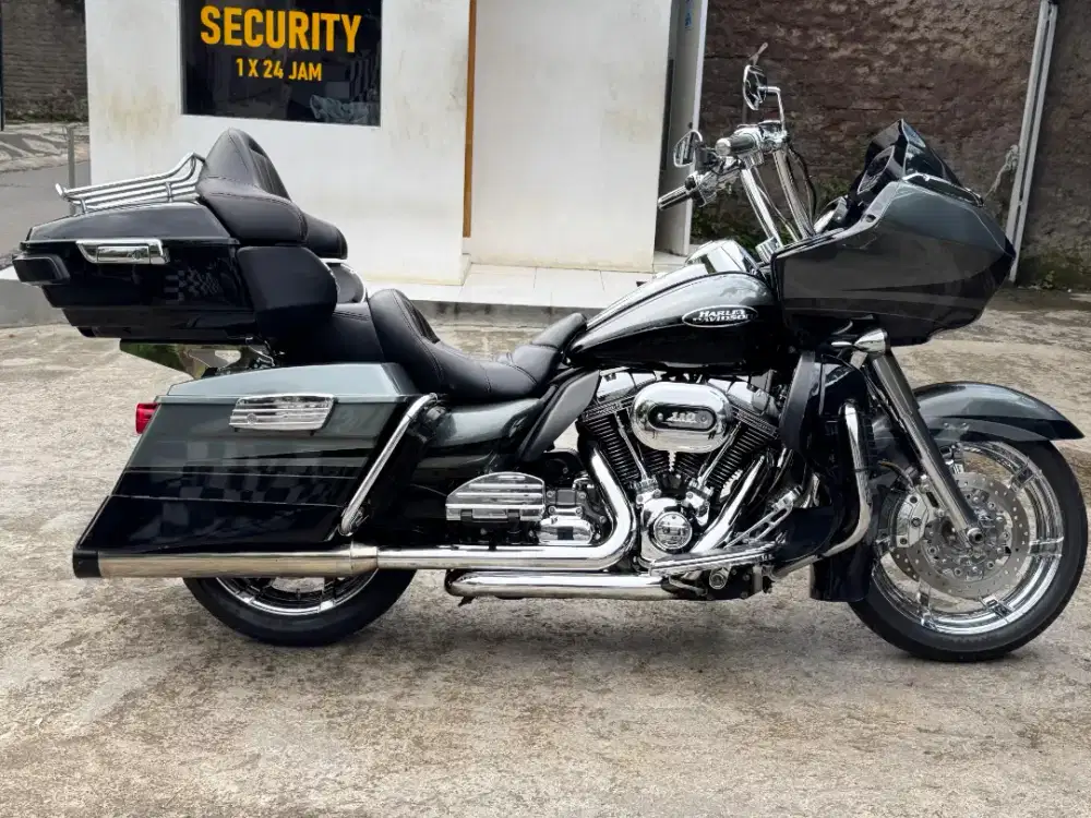 Harley Davidson Road Glide CVO 2011