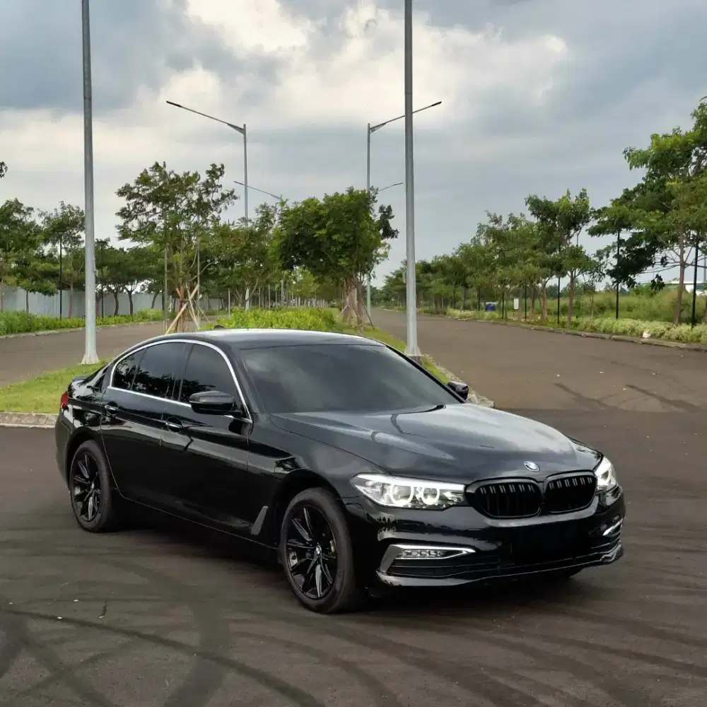 (km 20rb)Bmw 520i Luxury. Tahun 2018. Hitam. Perfect cond