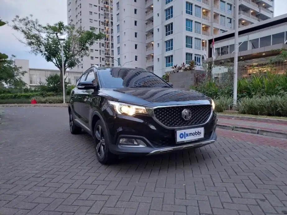 LOW DP MG ZS 1.5 Lux Bensin-AT 2020 EZC