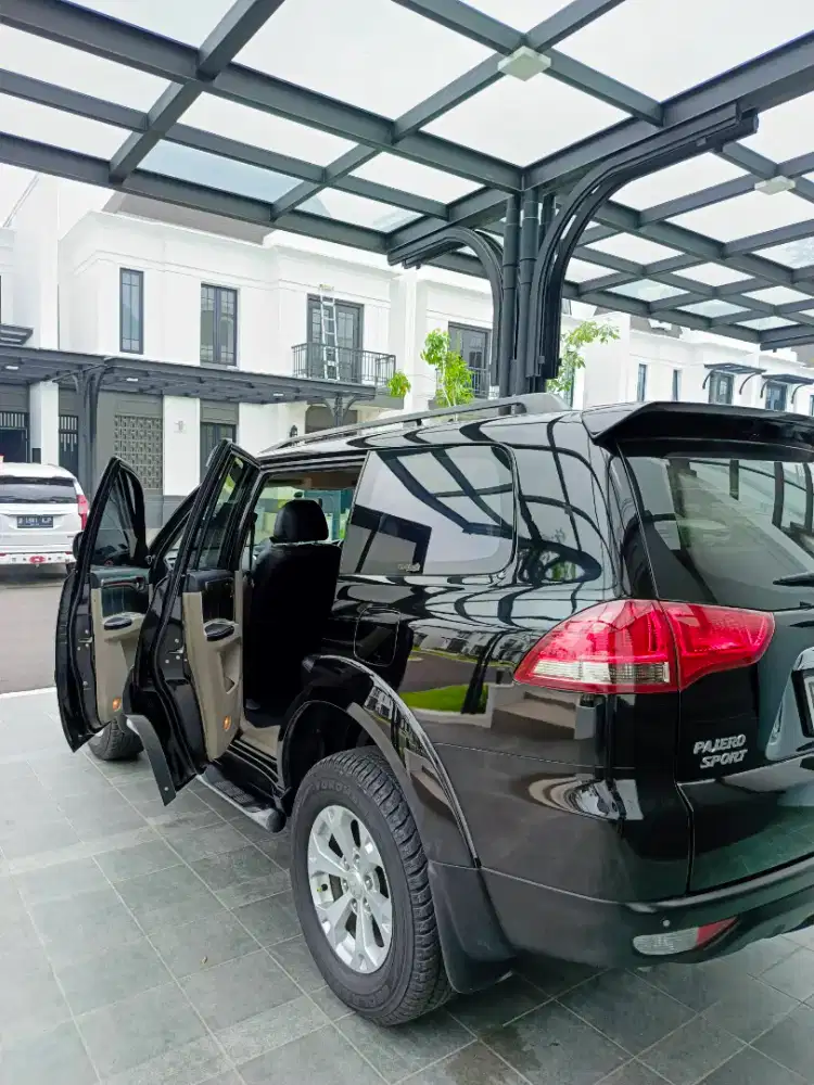 Dijual Mobil Mitsubishi Pajero Sport DAKAR VGT 4x2 AT 2014/2015