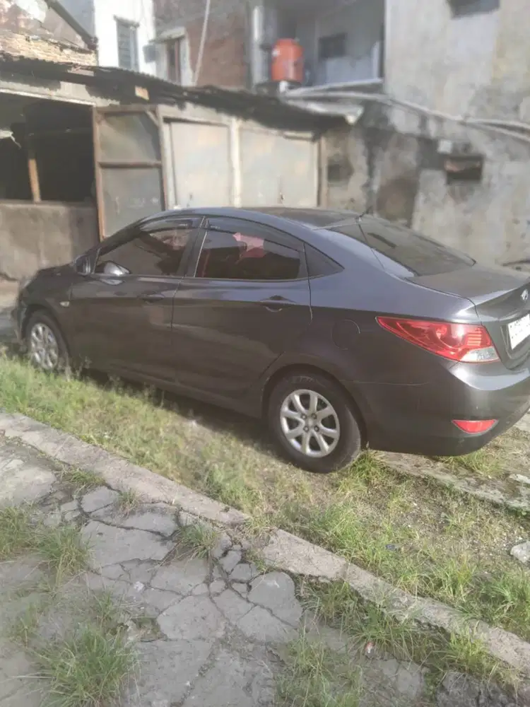 Jual Mobil Siap Jalan Sedan Hyundai Excel III Th 2013 (Serious Only)