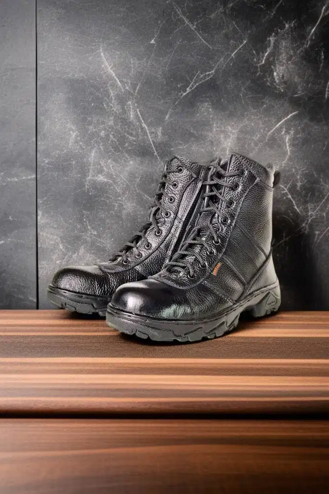 Trendy Sepatu safety oil resistant Tulungagung