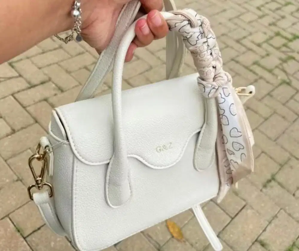 HSC 2025 - G&Z Three Angel Bag Putih