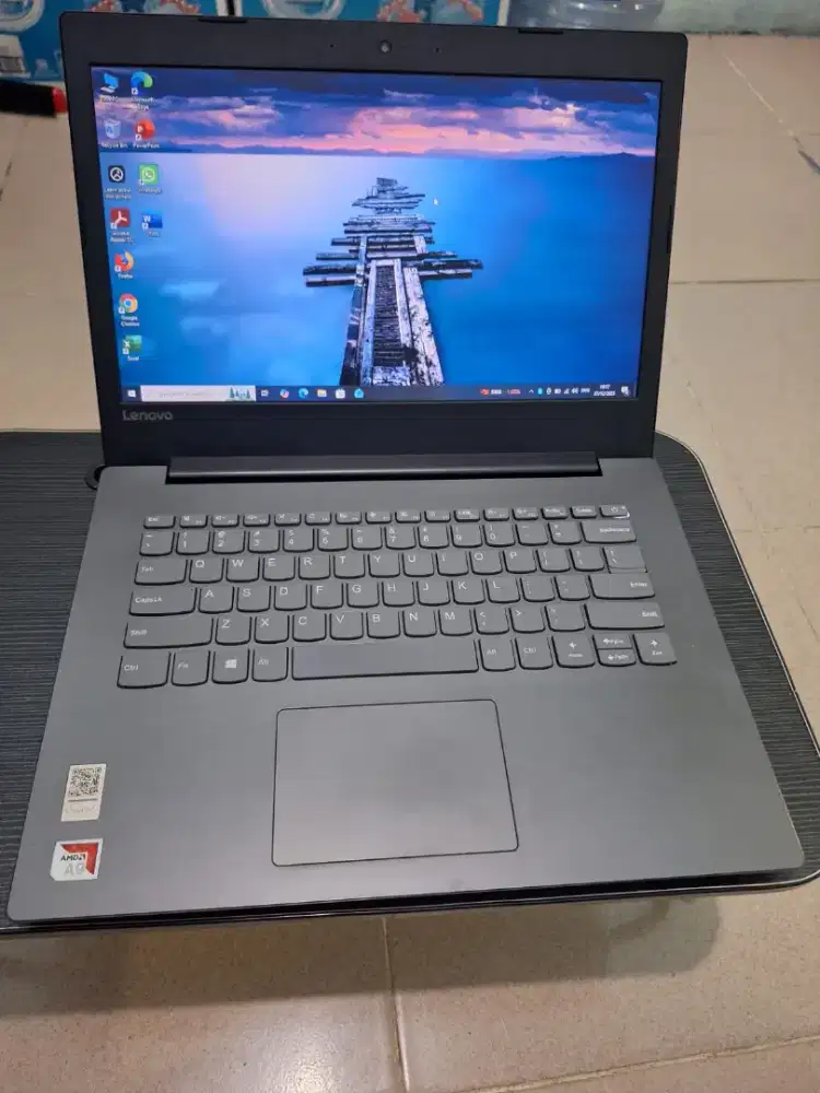 Bismillah dijual laptop Lenovo AMD A9 Radeon R5