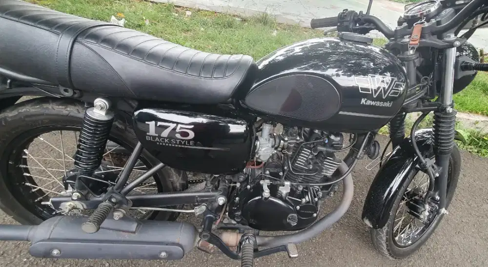 KAWASAKI W175 BLACK STYLE