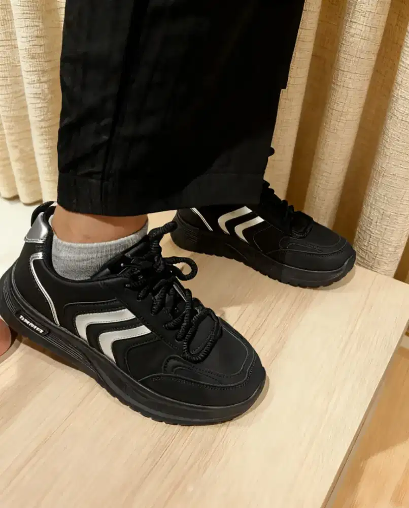 Sepatu Sekolah Sport