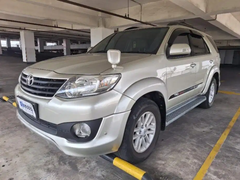 FORTUNER ANGSURAN MINIM 4 JUTAAN
