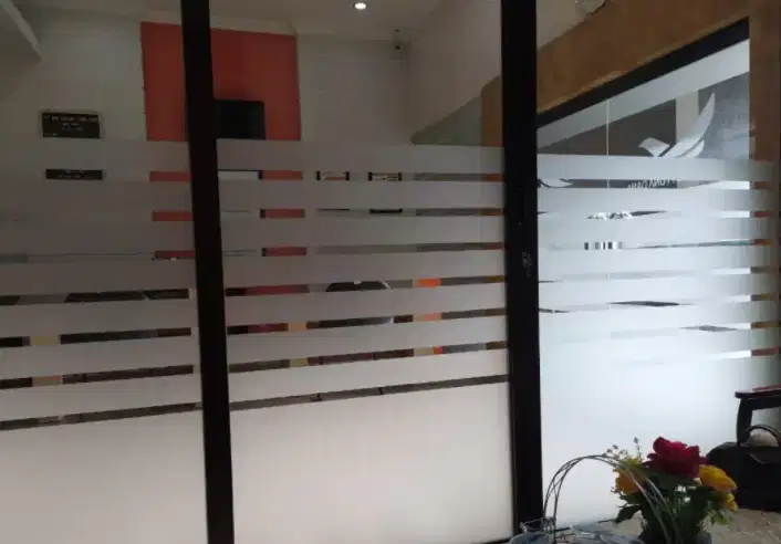 Pusat sticker kaca film sandblasting stiker toko kantor logo sunglas