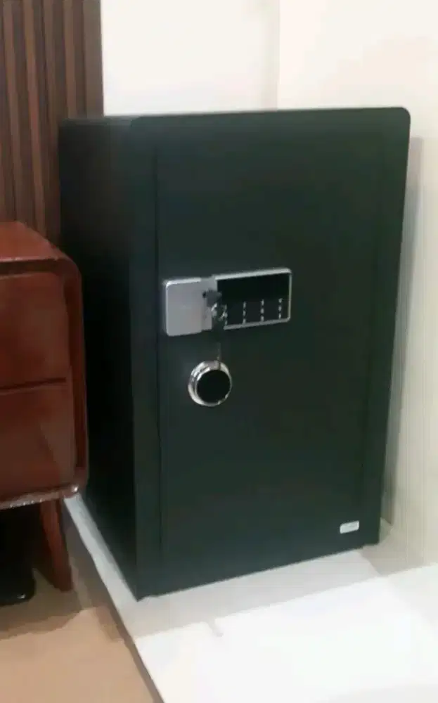 Brankas uang / money safe