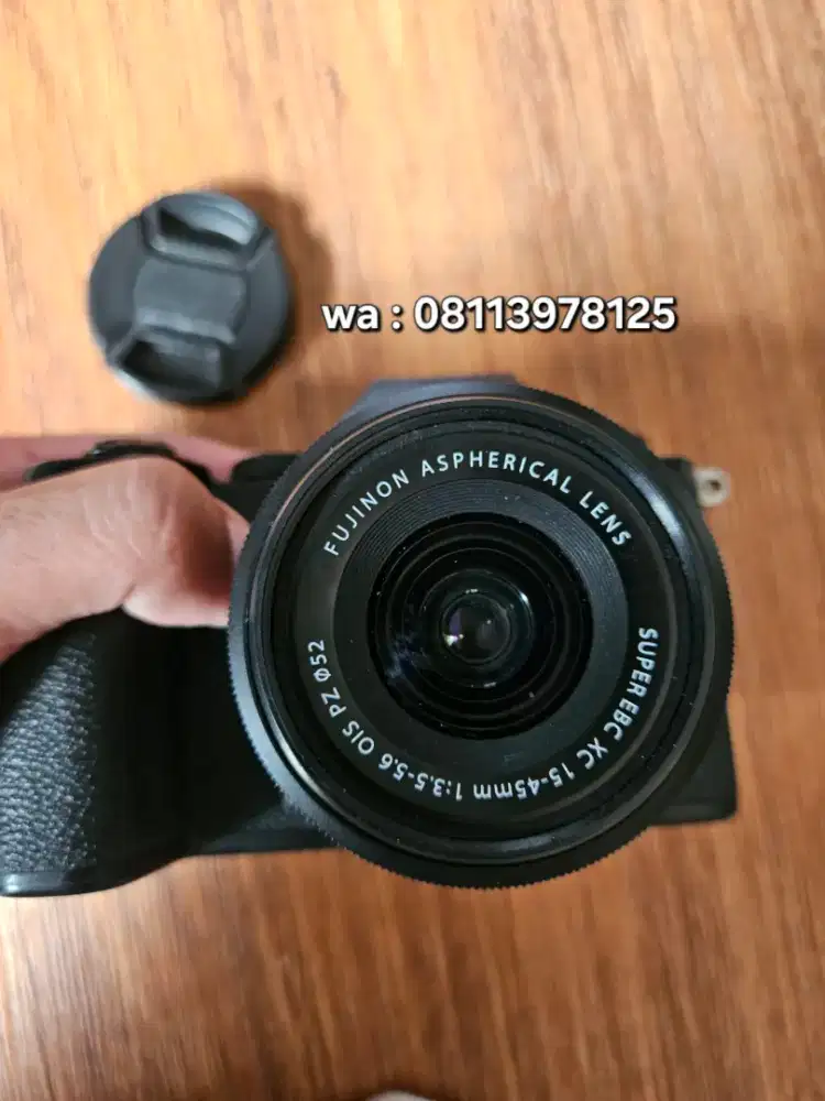 Fuji XS-10 dengan 2 Lensa