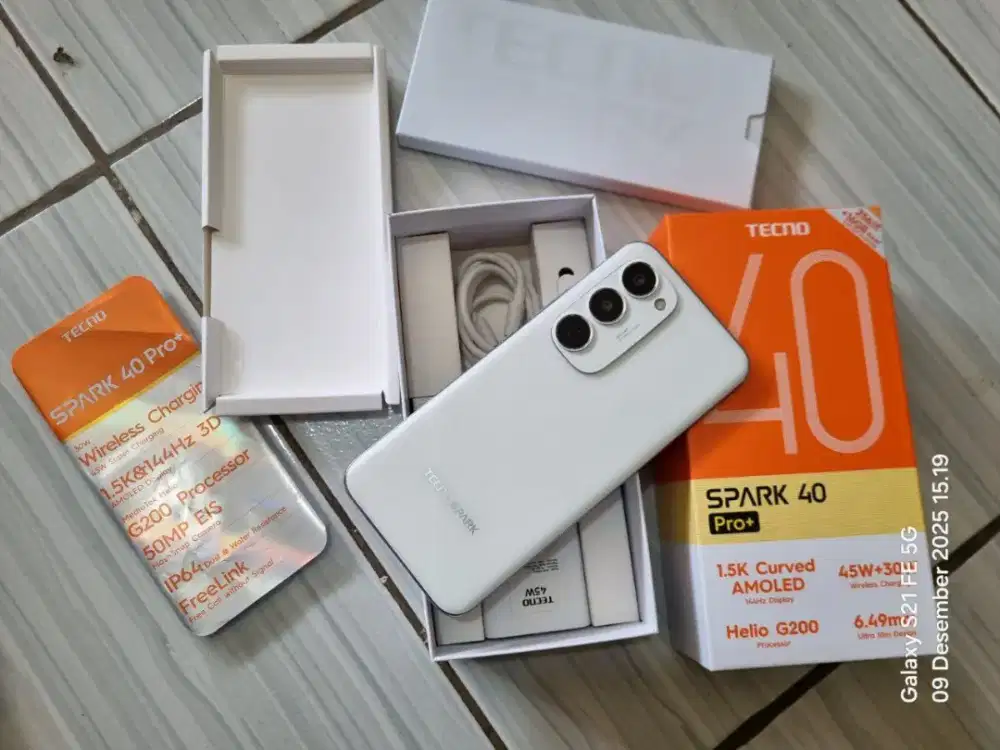 Tecno Spark 40 pro plus
Ram 8+8/256