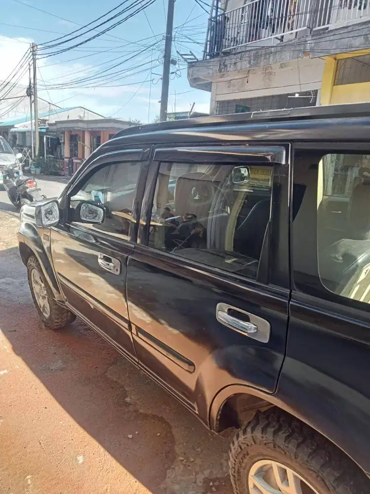 Dijual murah nissan xtrail matic 2006