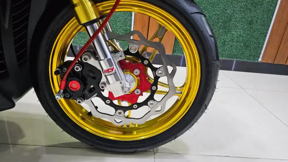 UD ENY MOTOR- YAMAHA MIO 5TL TAHUN 2004 ISTEWA POLL